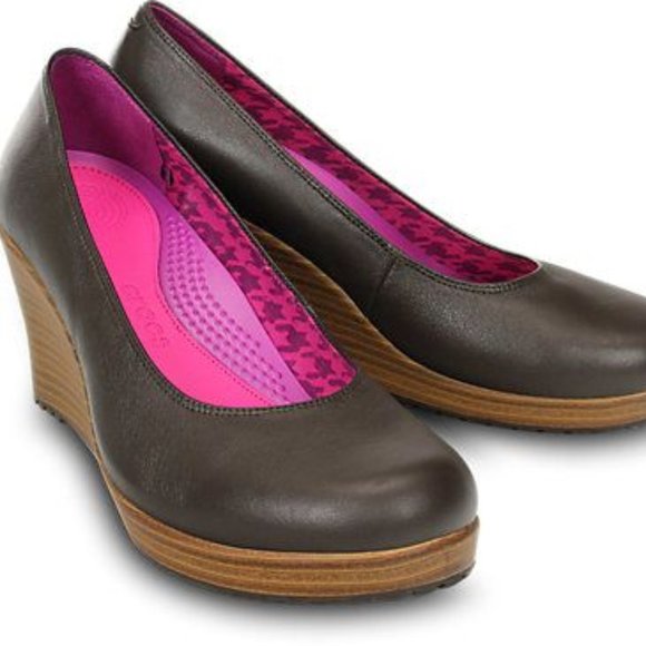 Crocs Leigh Closed Toe Wedge Pump - Picture 1 of 10